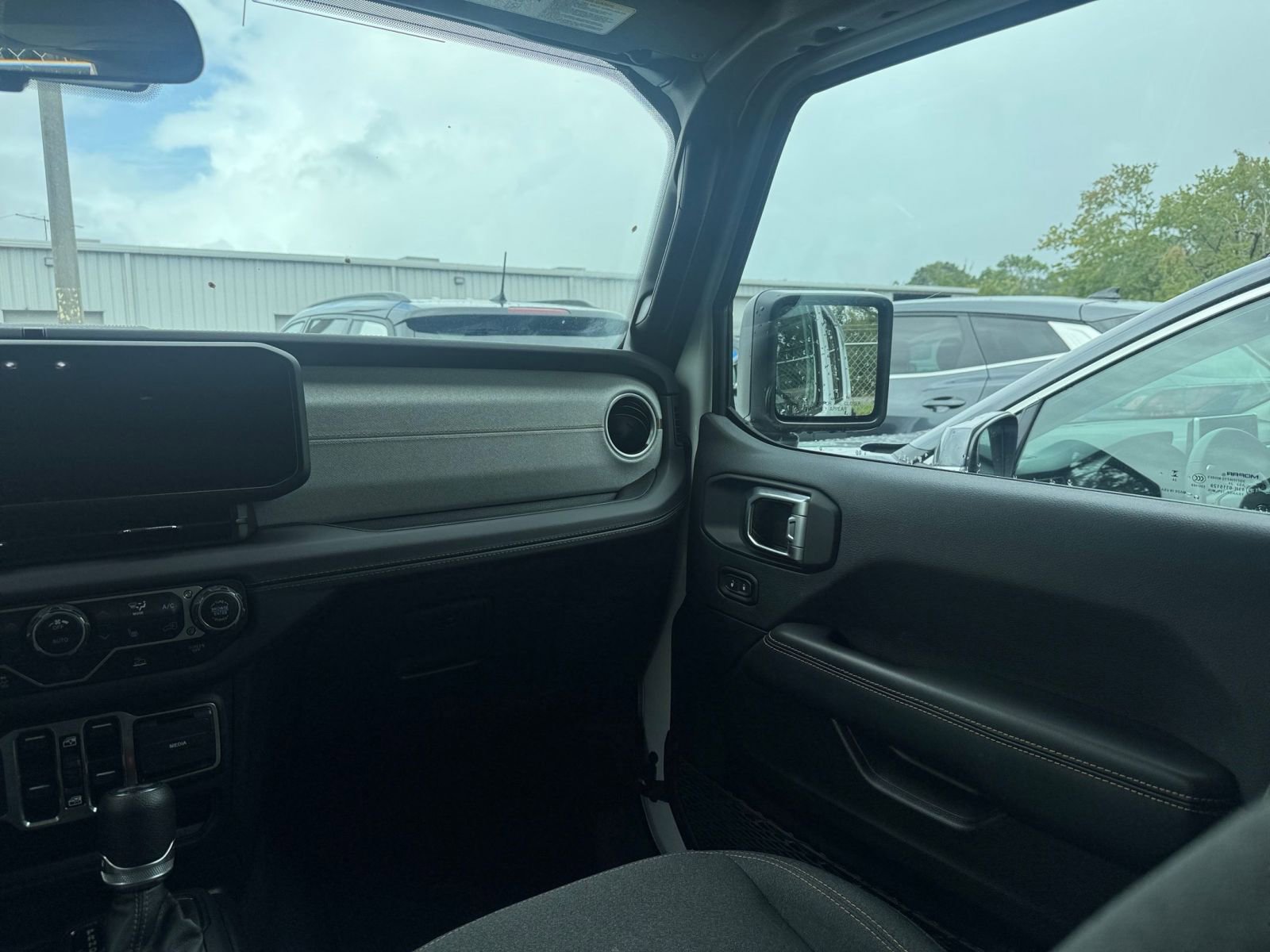 Thumbnail: 2025 Jeep Wrangler - 34