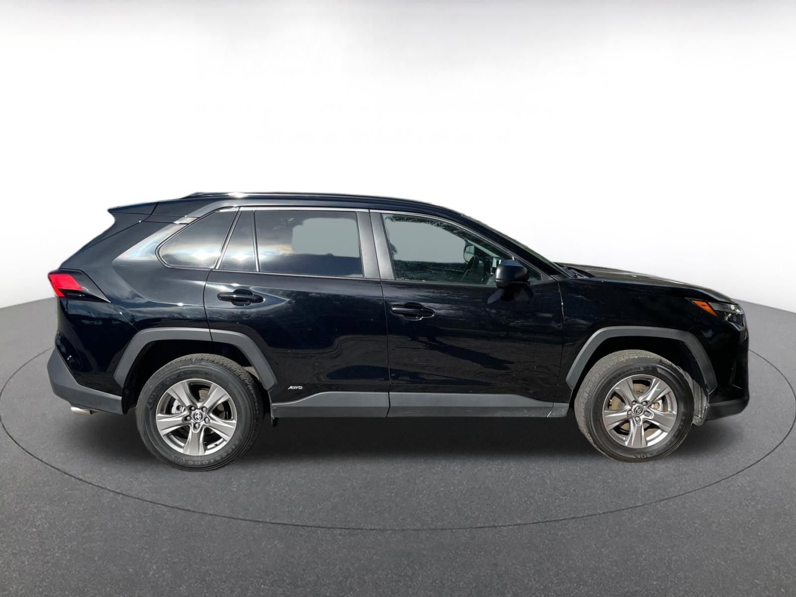 Thumbnail: 2025 Toyota RAV4 - 15