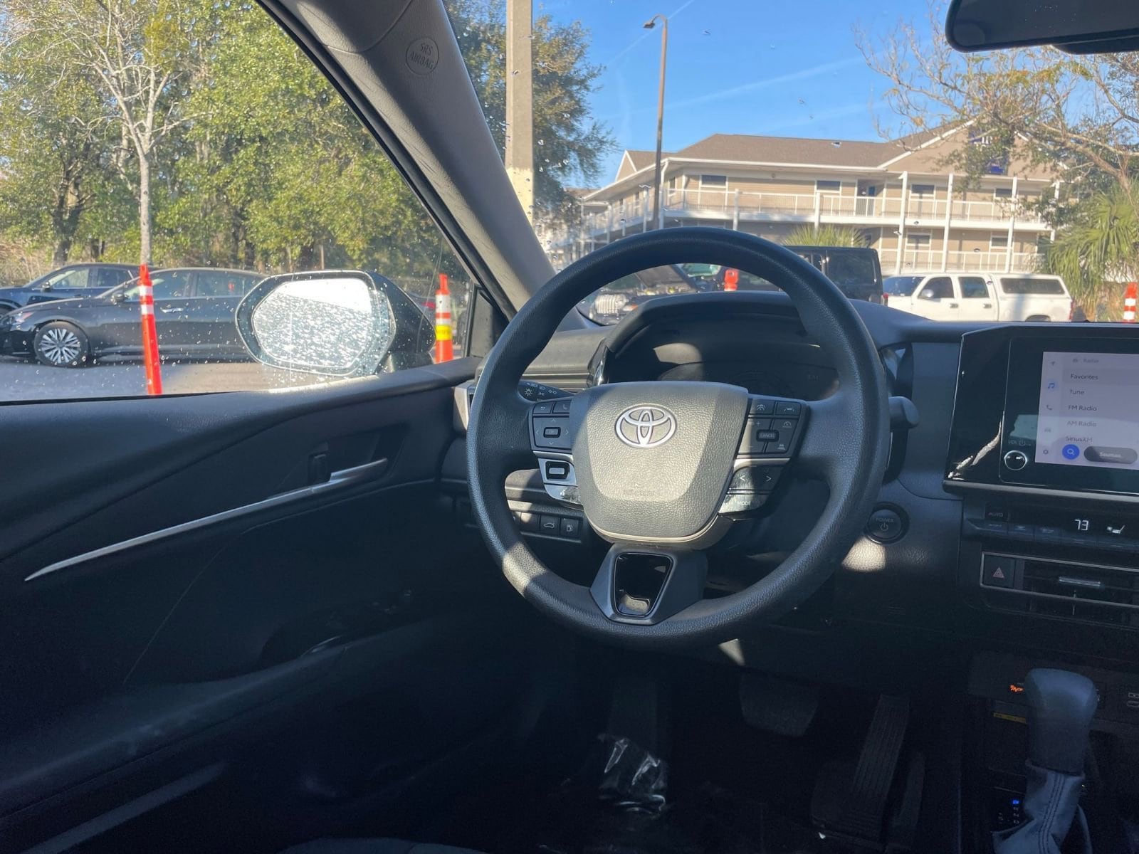 Thumbnail: 2025 Toyota Camry - 33