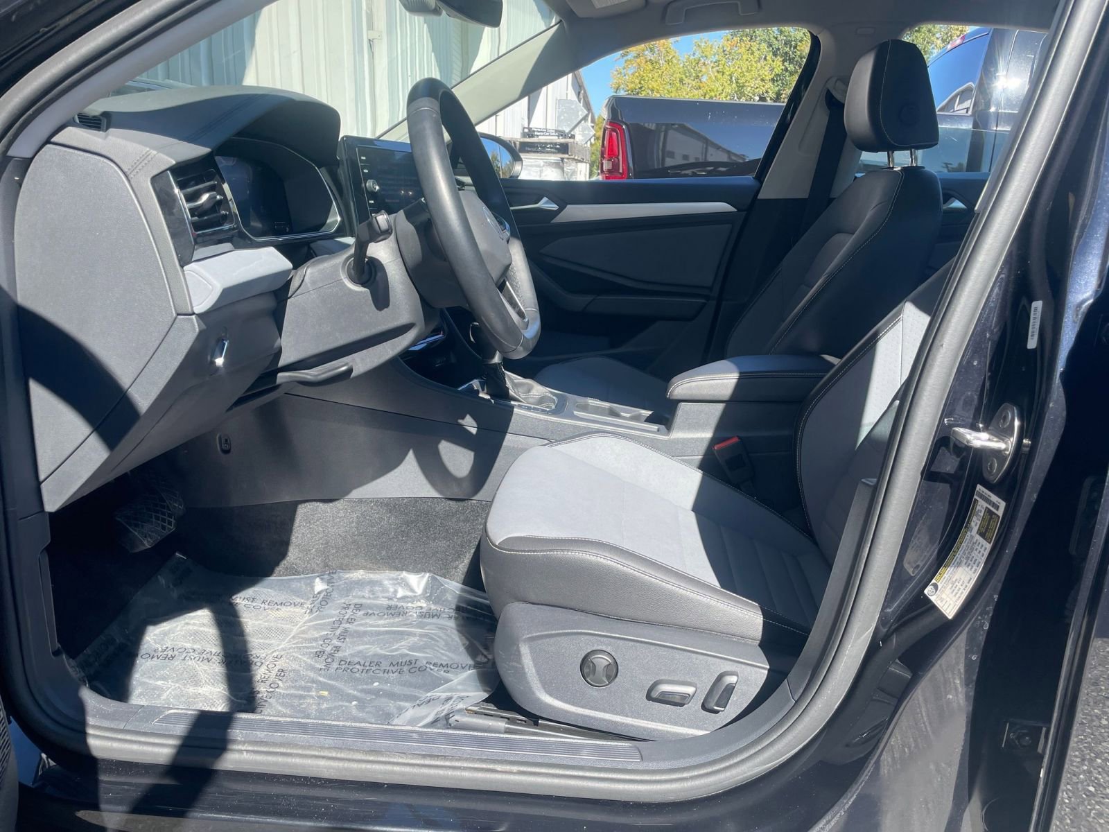 Thumbnail: 2025 Volkswagen Jetta - 23