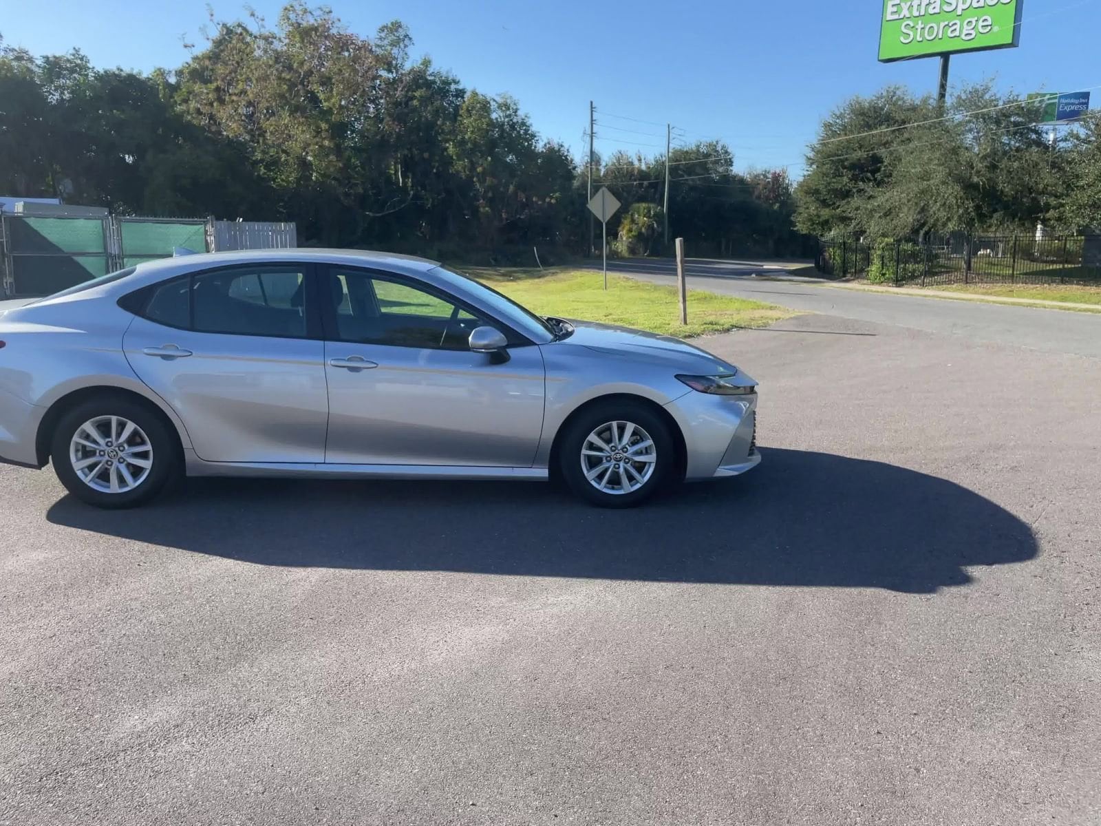 Thumbnail: 2025 Toyota Camry - 16