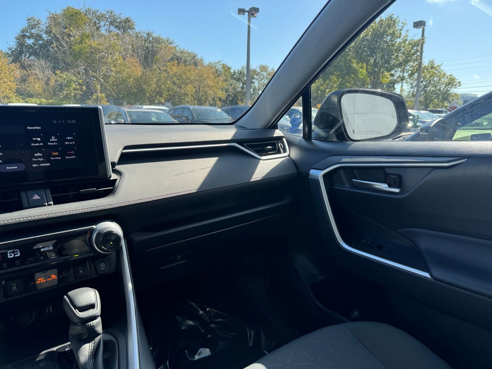 Thumbnail: 2025 Toyota RAV4 - 35