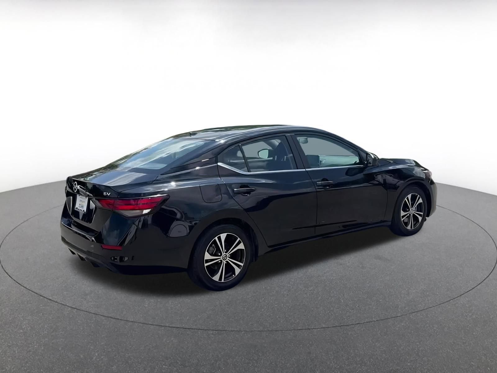 Thumbnail: 2023 Nissan Sentra - 9