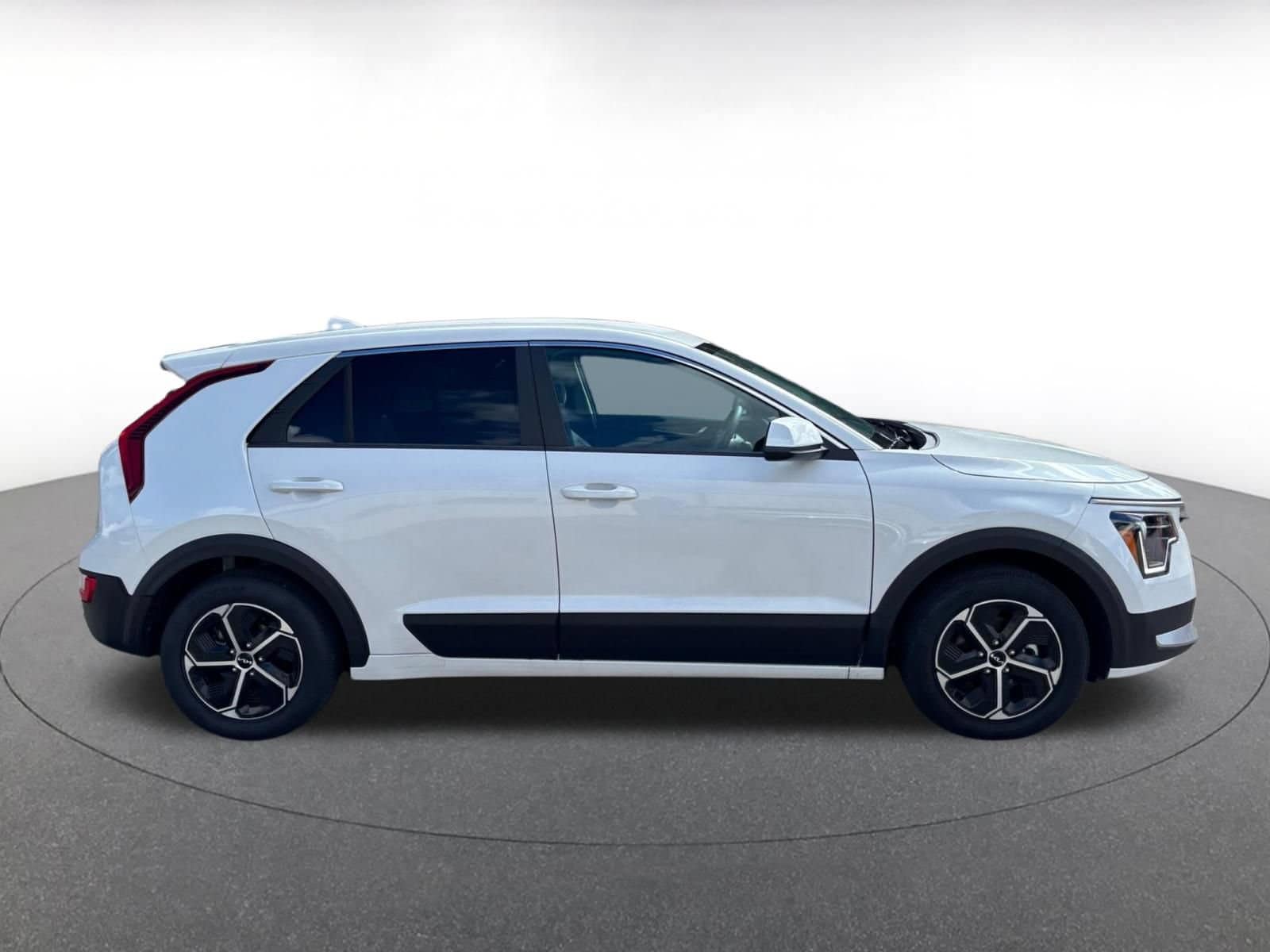 Thumbnail: 2026 Kia Niro - 14