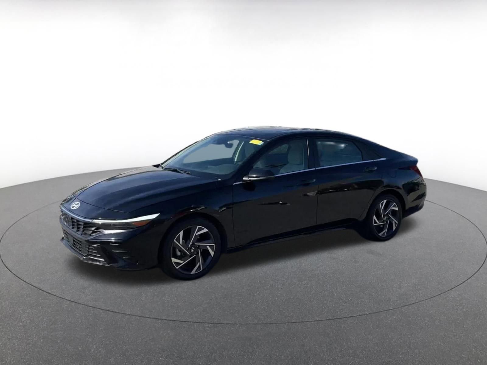 Thumbnail: 2025 Hyundai Elantra - 4