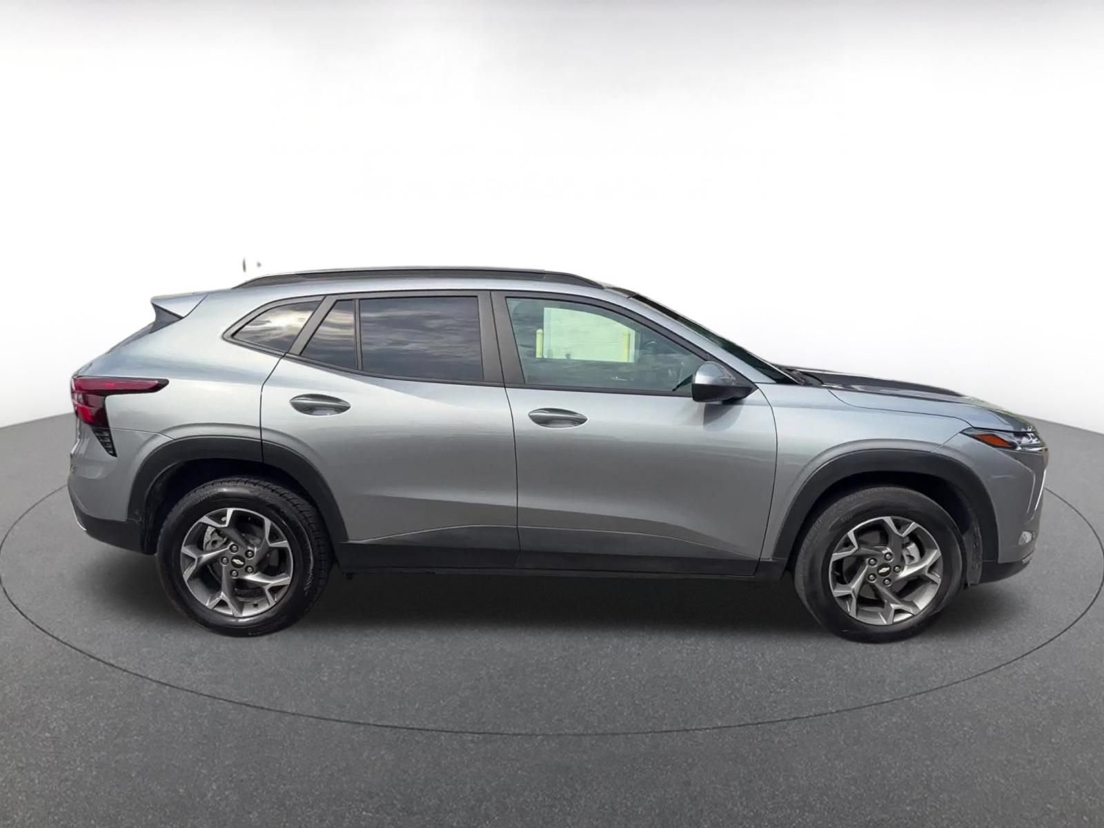 Thumbnail: 2025 Chevrolet Trax - 16