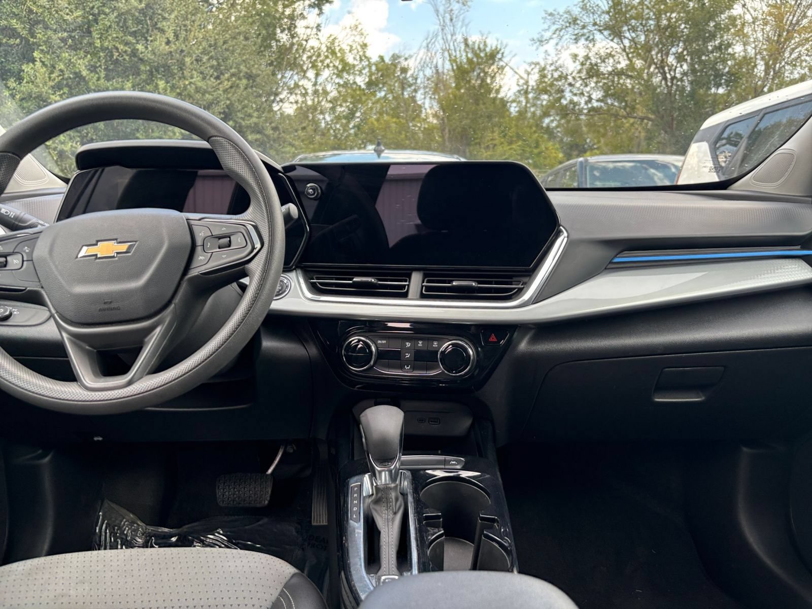 Thumbnail: 2025 Chevrolet Trax - 16