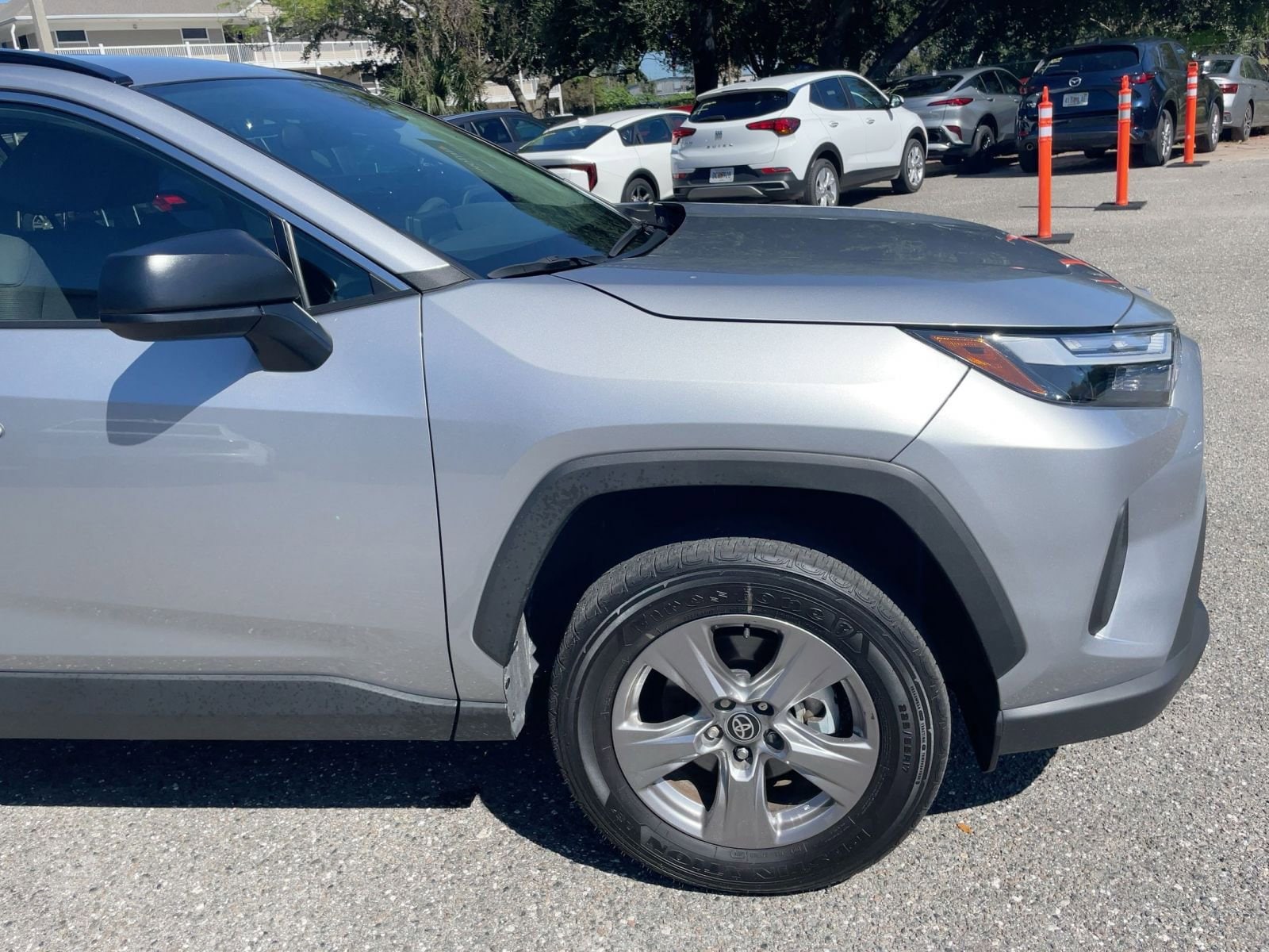 Thumbnail: 2025 Toyota RAV4 - 25