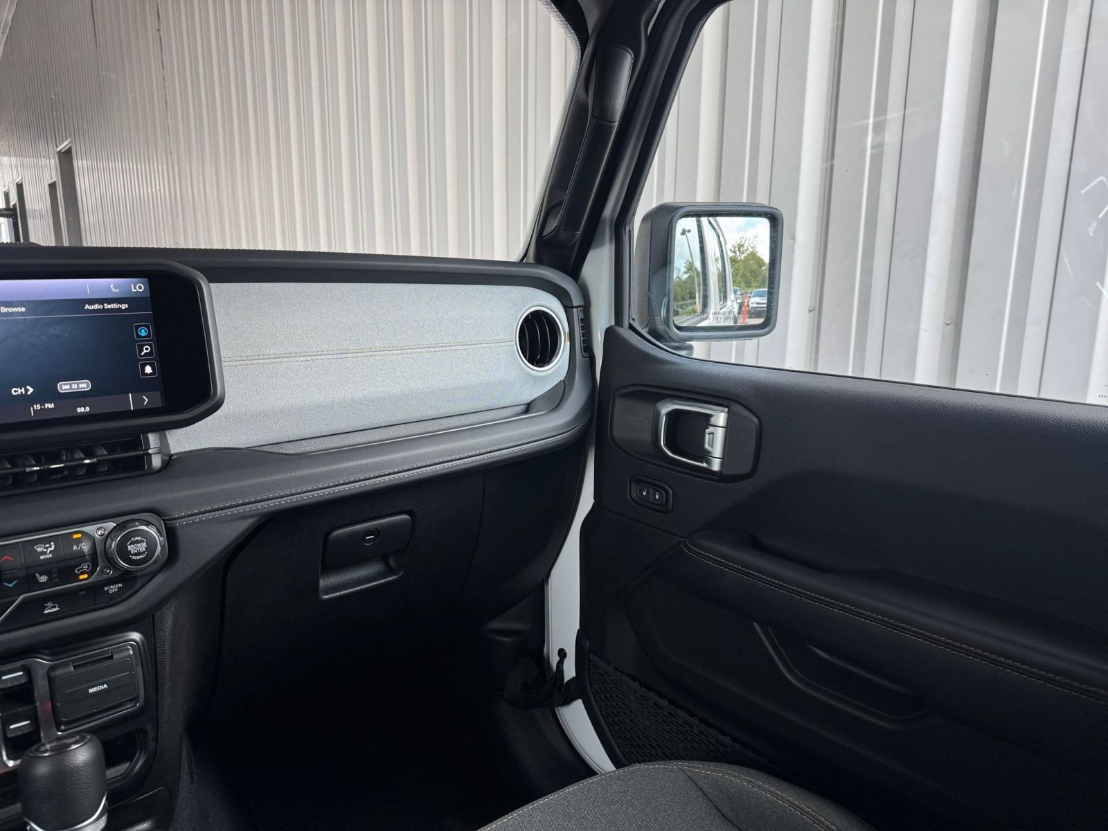 Thumbnail: 2025 Jeep Wrangler - 32