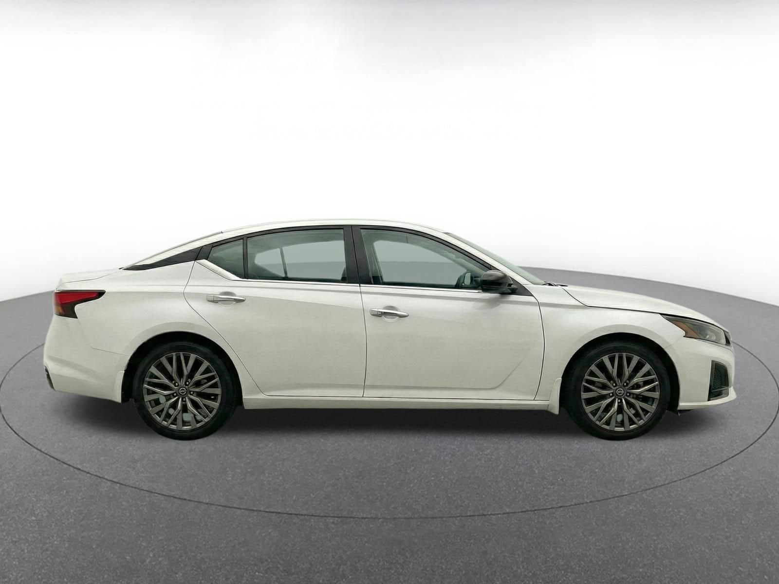 Thumbnail: 2025 Nissan Altima - 14