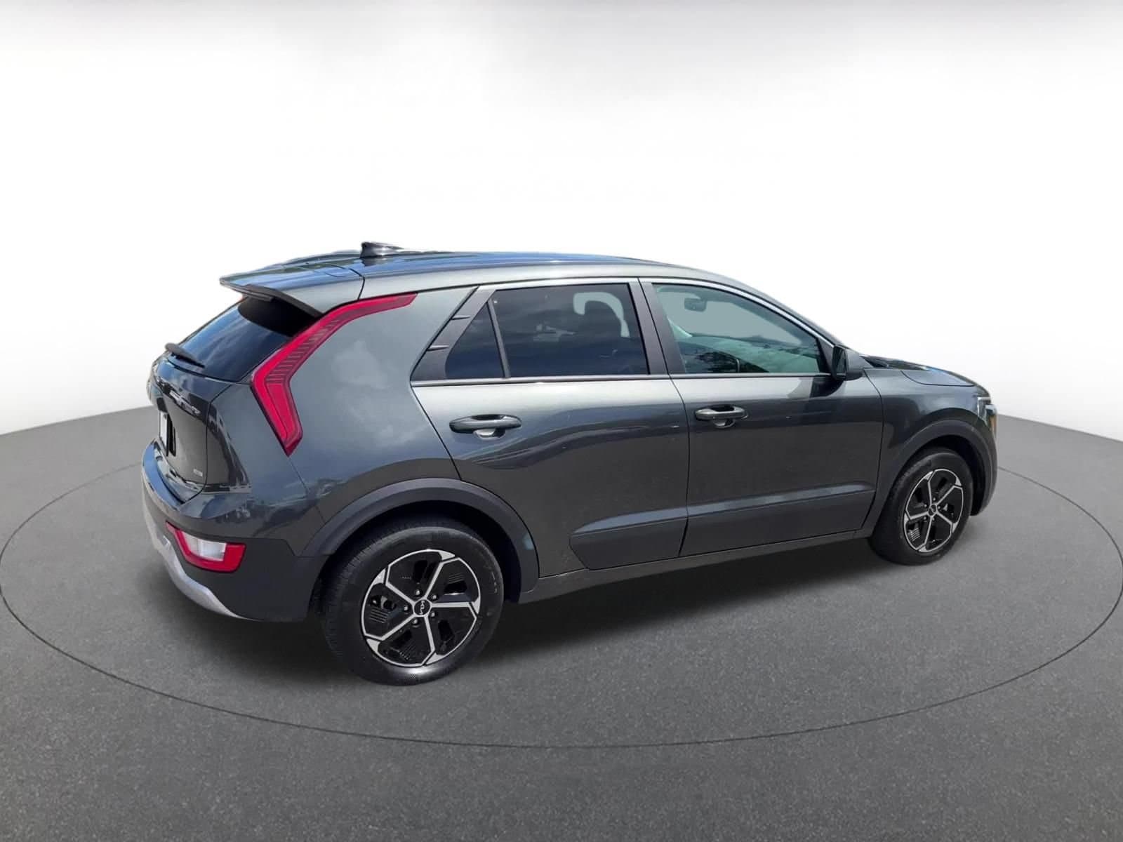 Thumbnail: 2026 Kia Niro - 14
