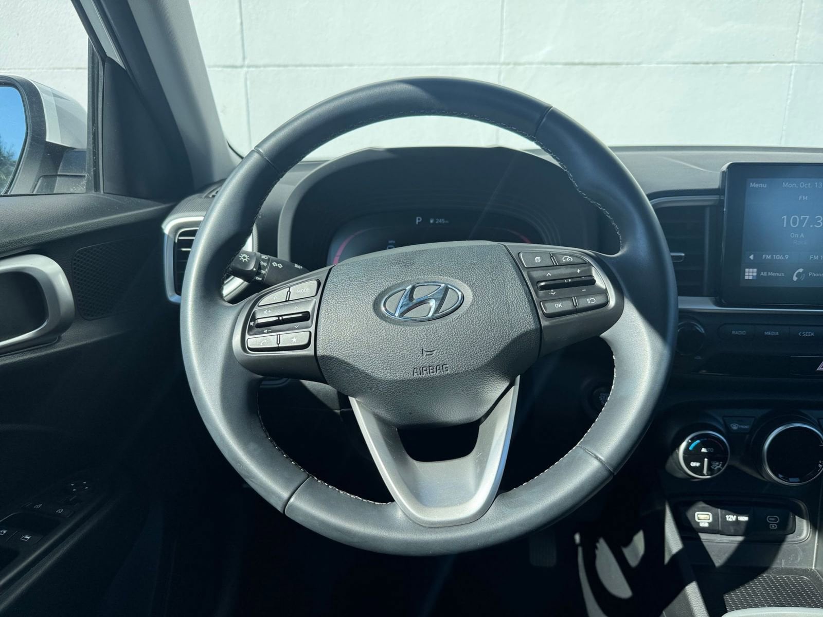 Thumbnail: 2025 Hyundai Venue - 25