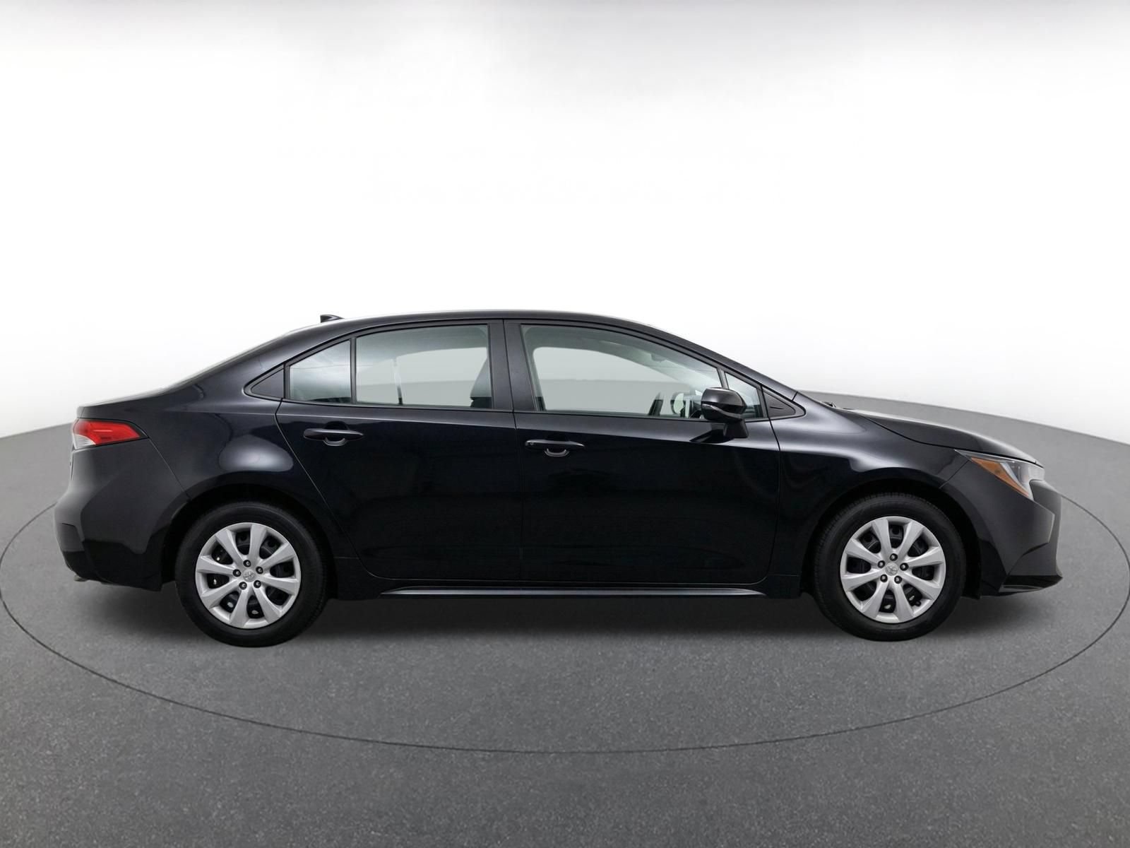 Thumbnail: 2025 Toyota Corolla - 10