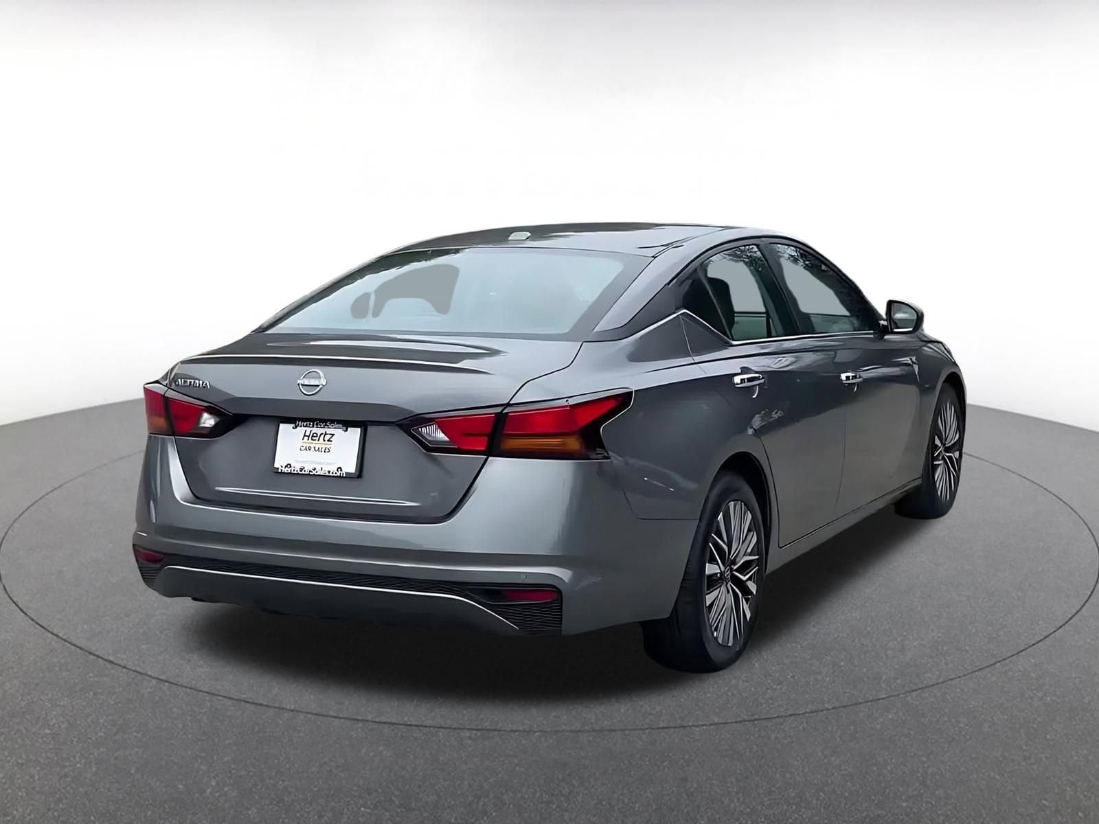 Thumbnail: 2025 Nissan Altima - 12