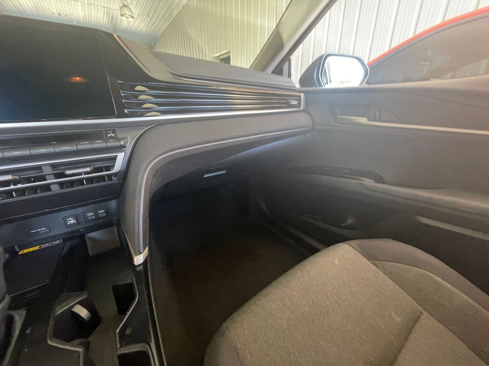 Thumbnail: 2025 Toyota Camry - 33