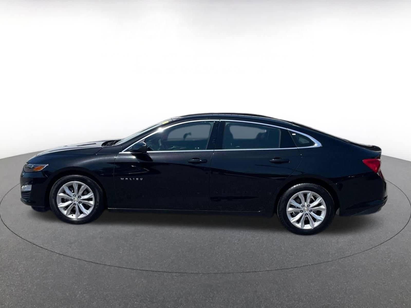 Thumbnail: 2024 Chevrolet Malibu - 6