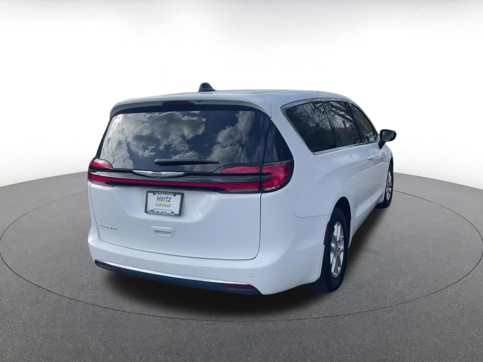 Thumbnail: 2025 Chrysler Pacifica - 12