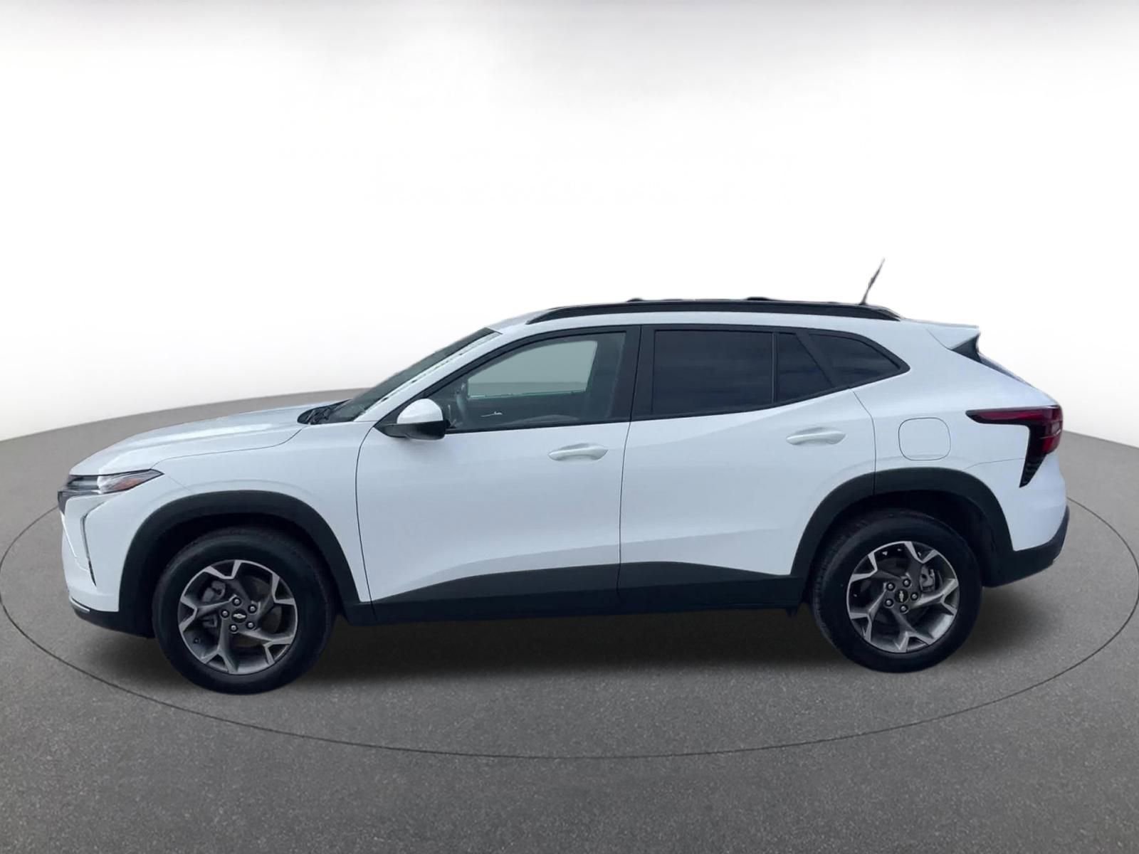 Thumbnail: 2025 Chevrolet Trax - 8