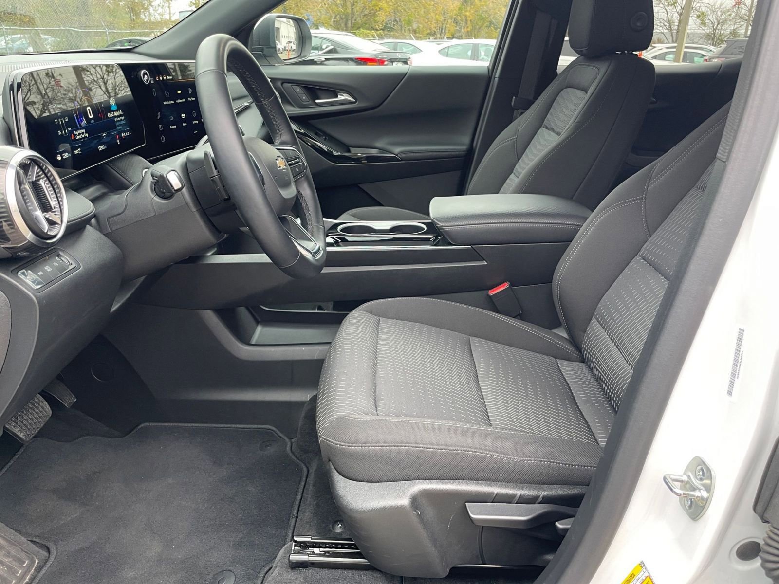 Thumbnail: 2025 Chevrolet Equinox - 25