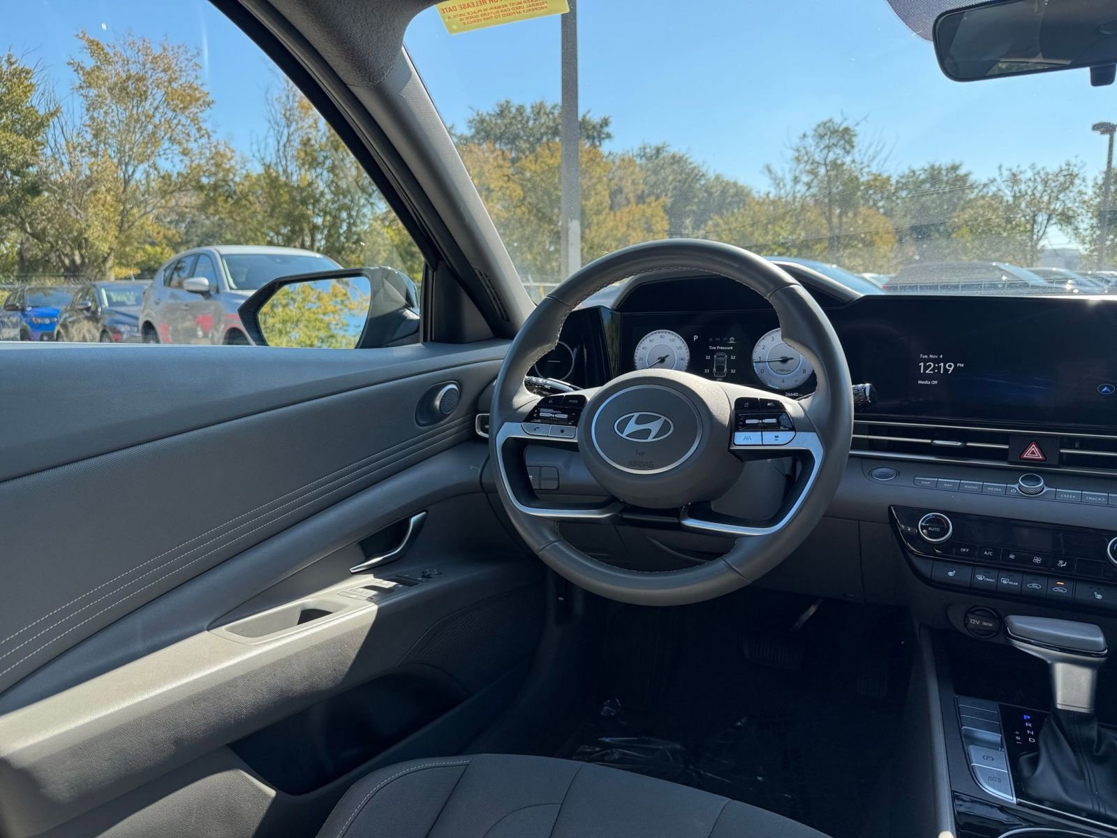 Thumbnail: 2025 Hyundai Elantra - 32