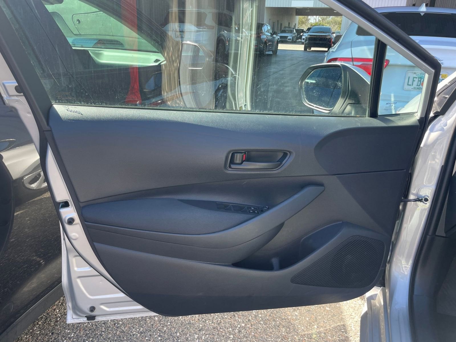 Thumbnail: 2025 Toyota Corolla - 18