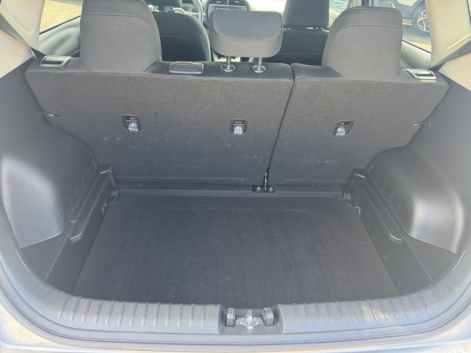 Thumbnail: 2025 Kia Soul - 29