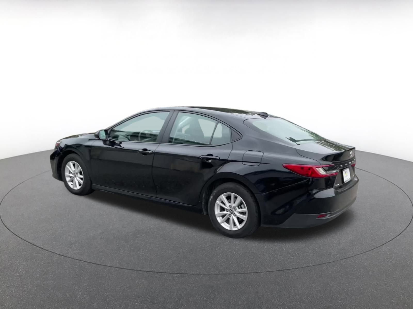 Thumbnail: 2025 Toyota Camry - 10