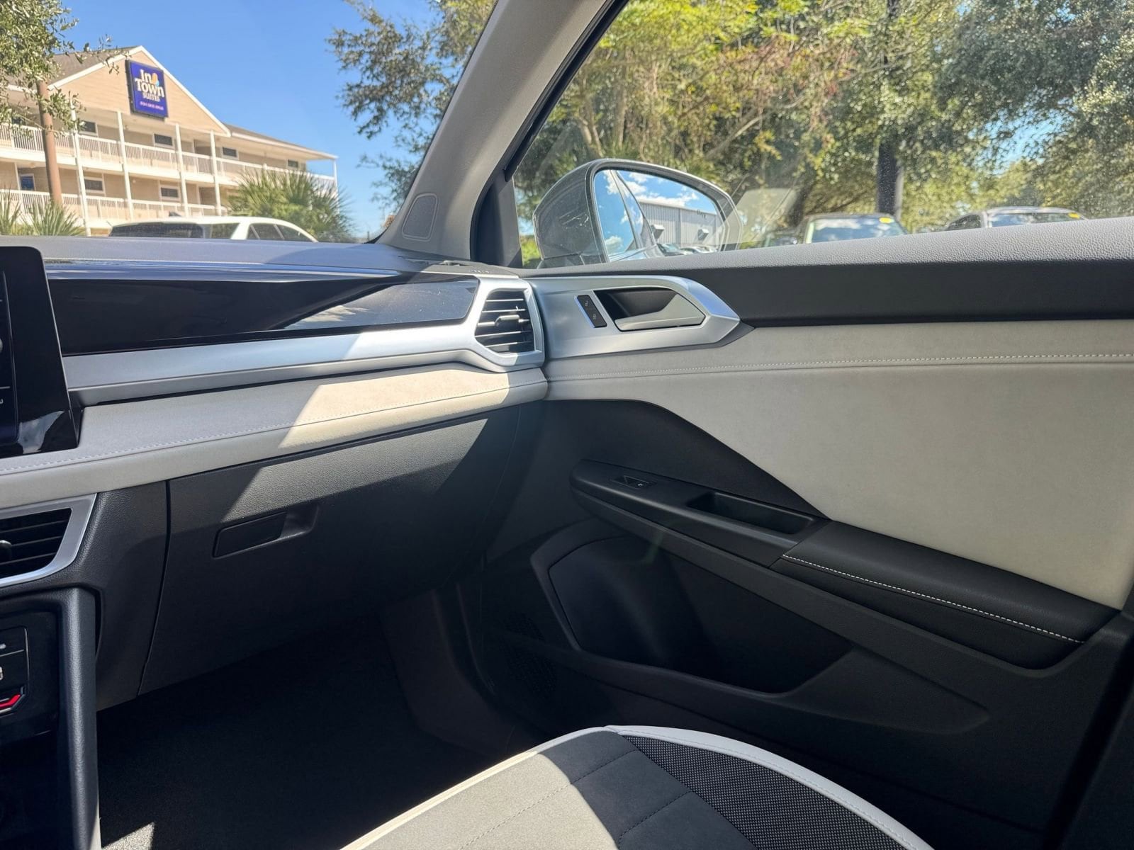 Thumbnail: 2025 Volkswagen Taos - 35