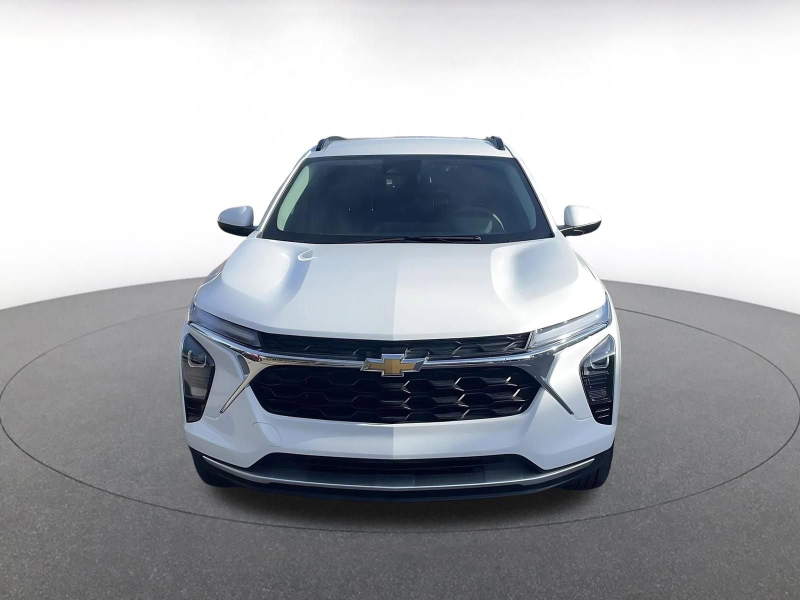 Thumbnail: 2025 Chevrolet Trax - 3