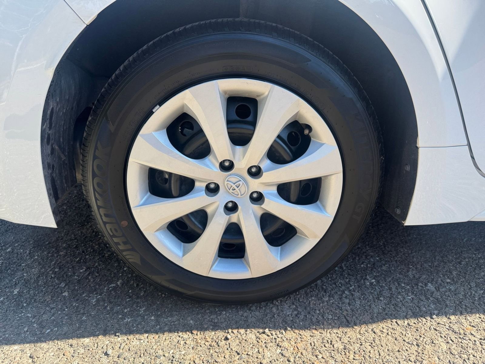 Thumbnail: 2025 Toyota Corolla - 28