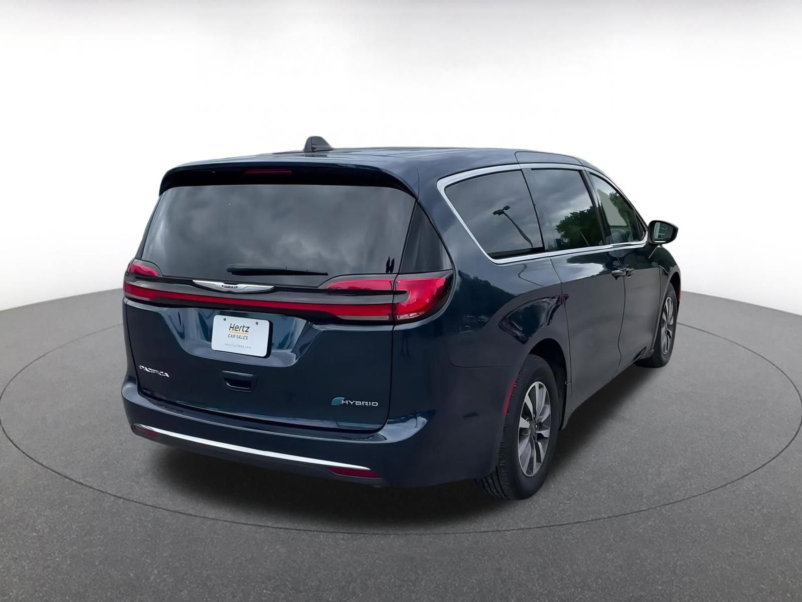 Thumbnail: 2023 Chrysler Pacifica - 11