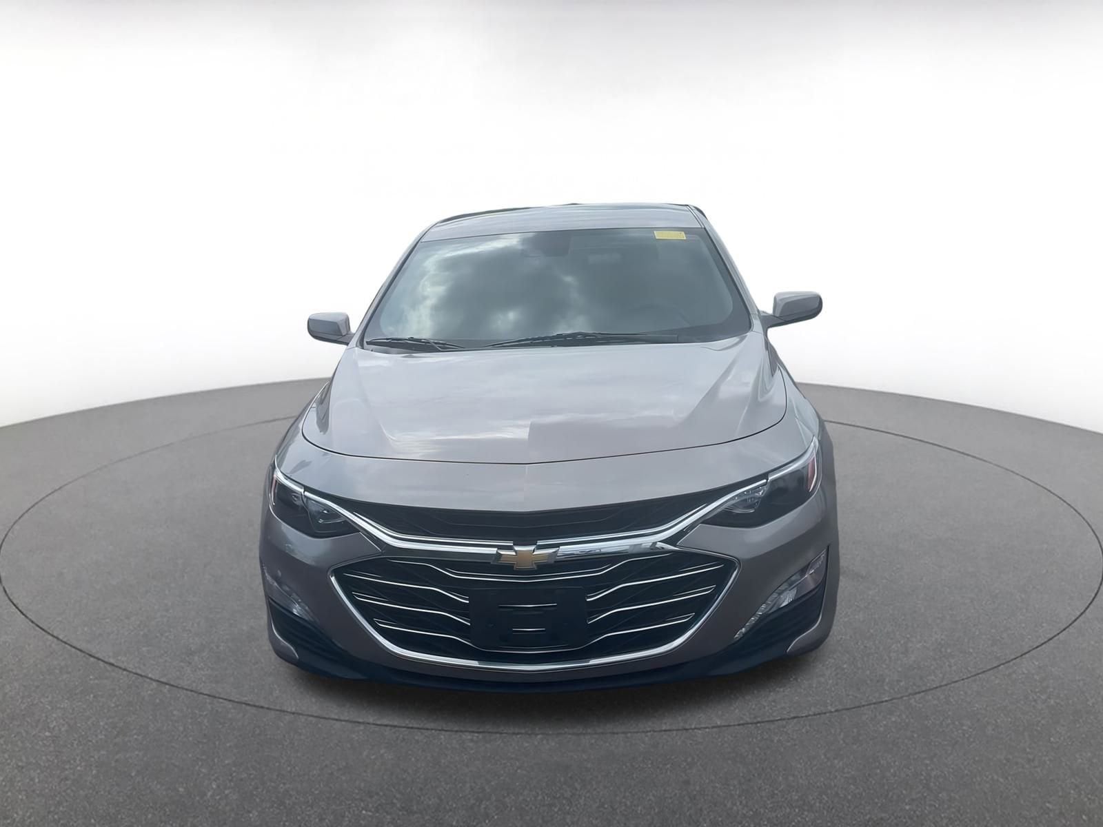 Thumbnail: 2024 Chevrolet Malibu - 3