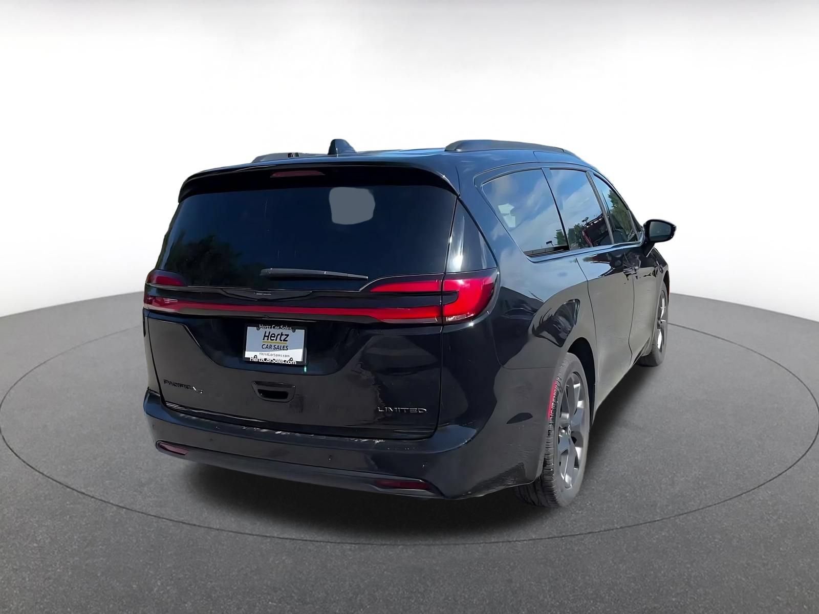 Thumbnail: 2025 Chrysler Pacifica - 11
