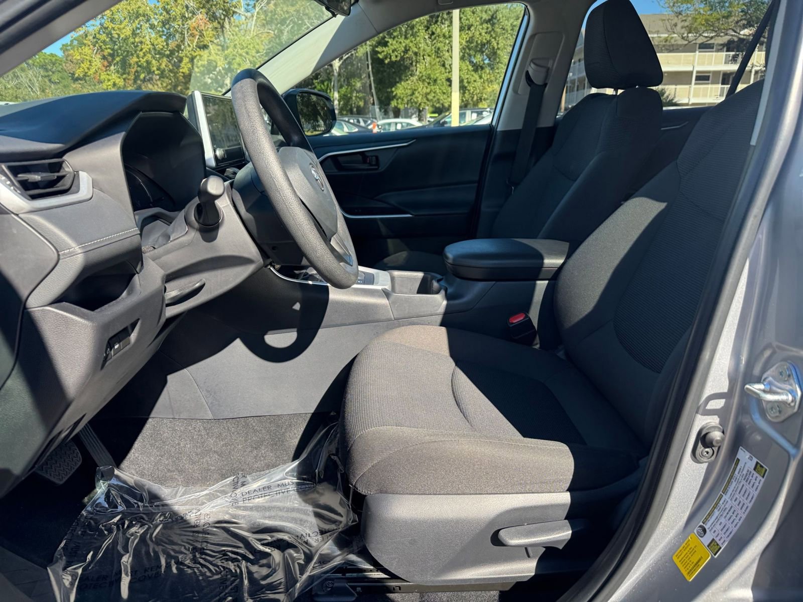 Thumbnail: 2025 Toyota RAV4 - 25