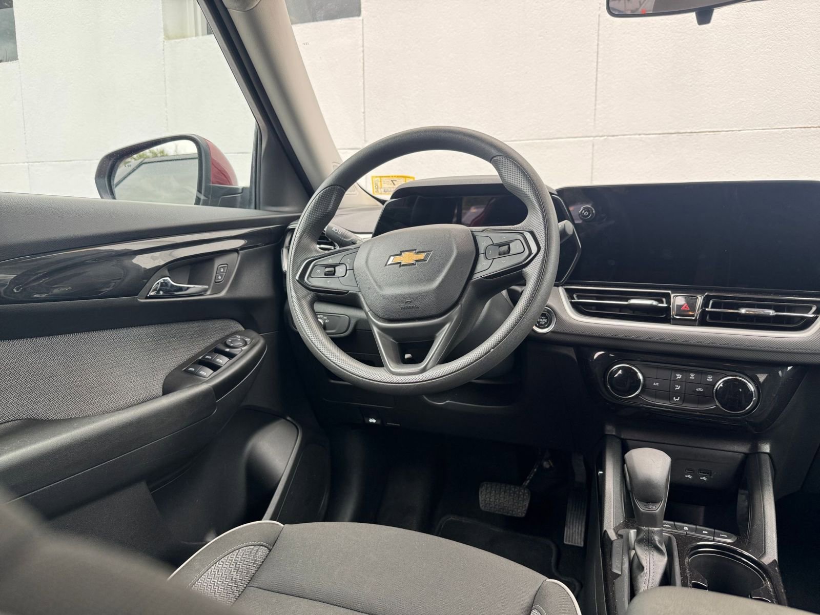 Thumbnail: 2024 Chevrolet TrailBlazer - 32