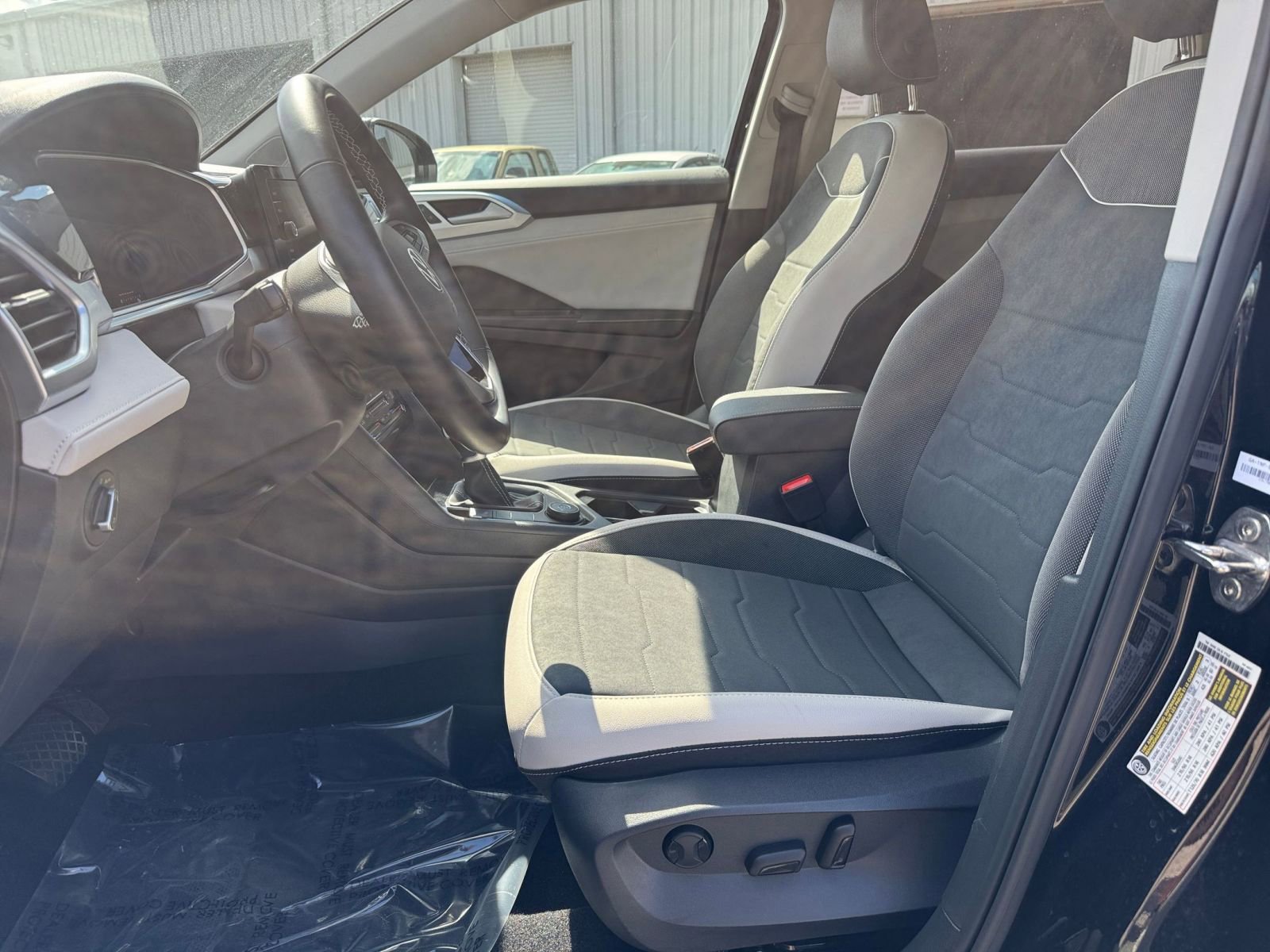 Thumbnail: 2025 Volkswagen Taos - 27