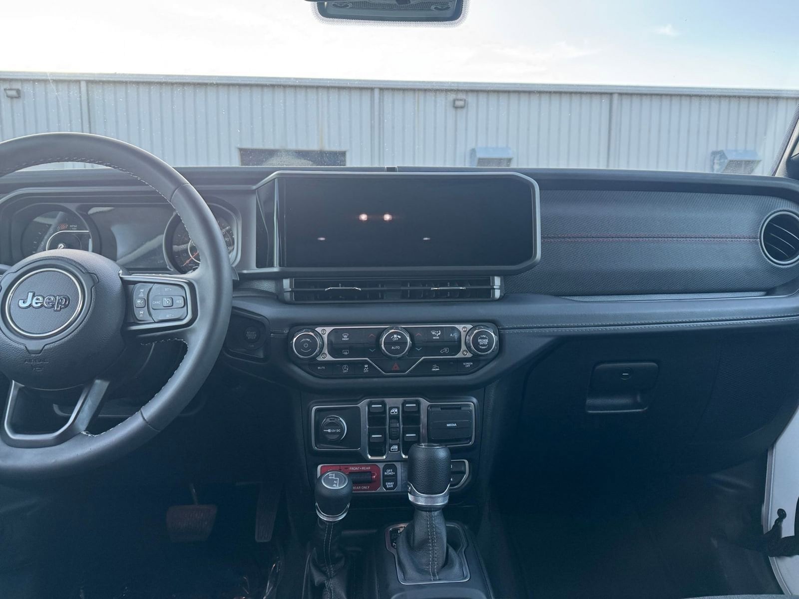 Thumbnail: 2025 Jeep Wrangler - 18