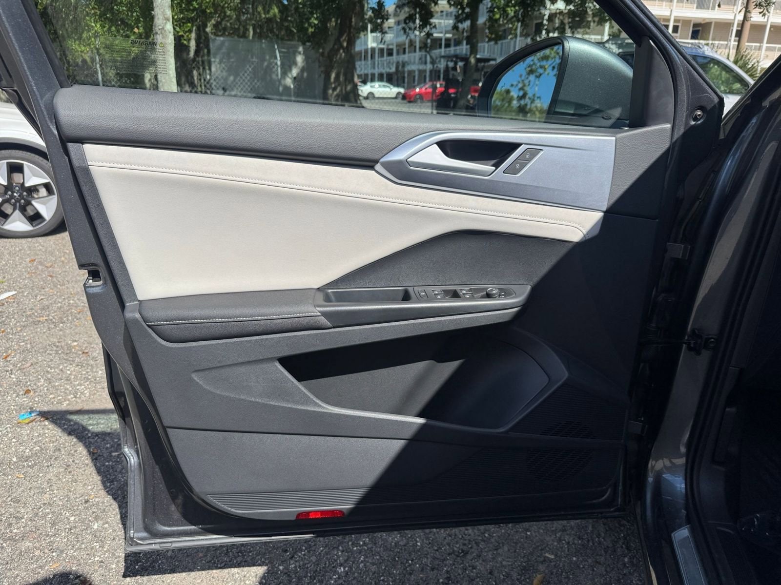 Thumbnail: 2025 Volkswagen Taos - 20