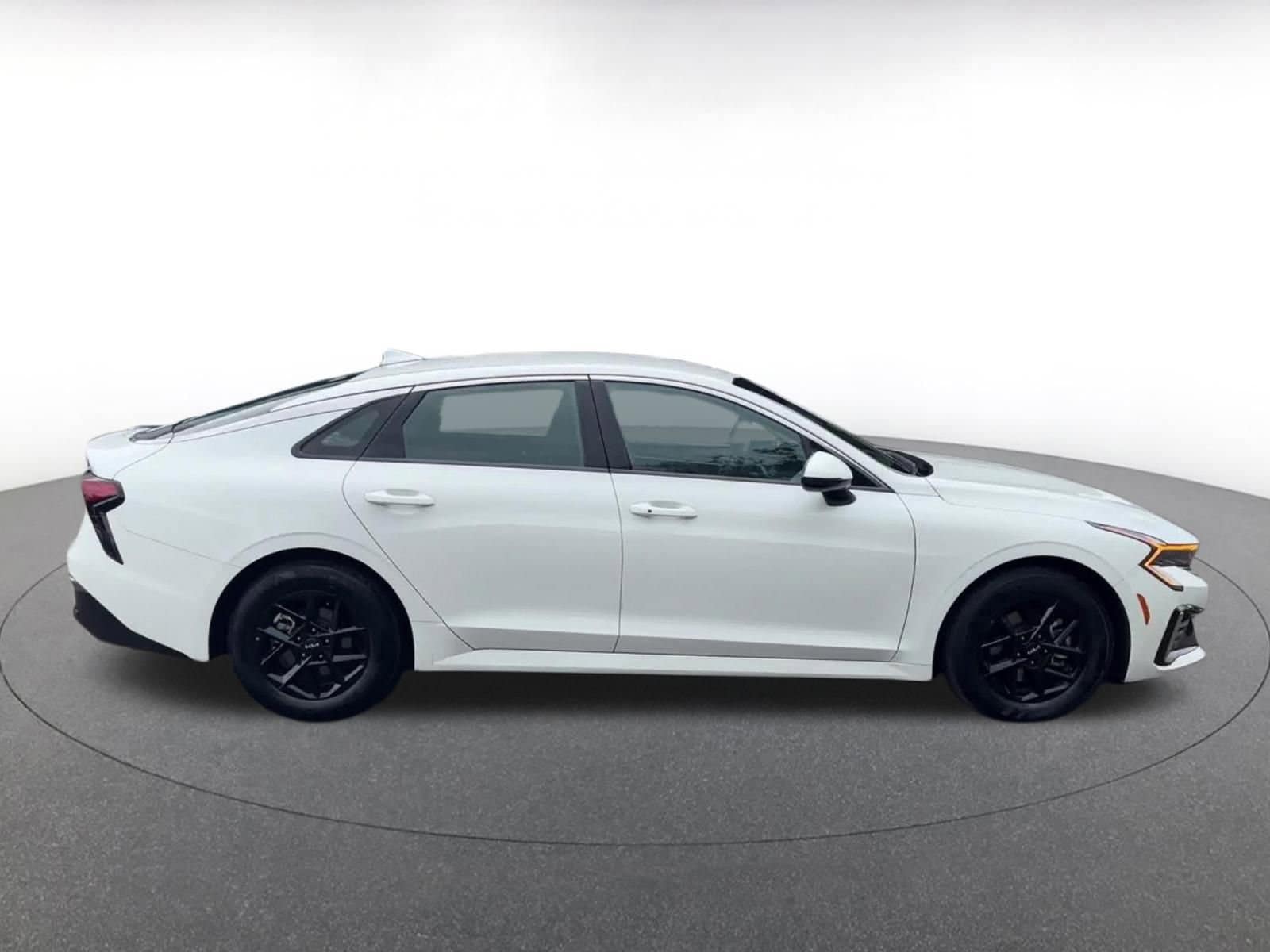 Thumbnail: 2025 Kia K5 - 16
