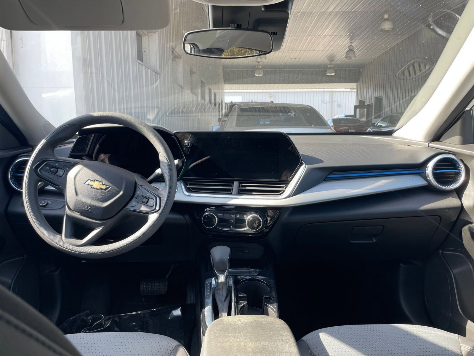 Thumbnail: 2025 Chevrolet Trax - 31