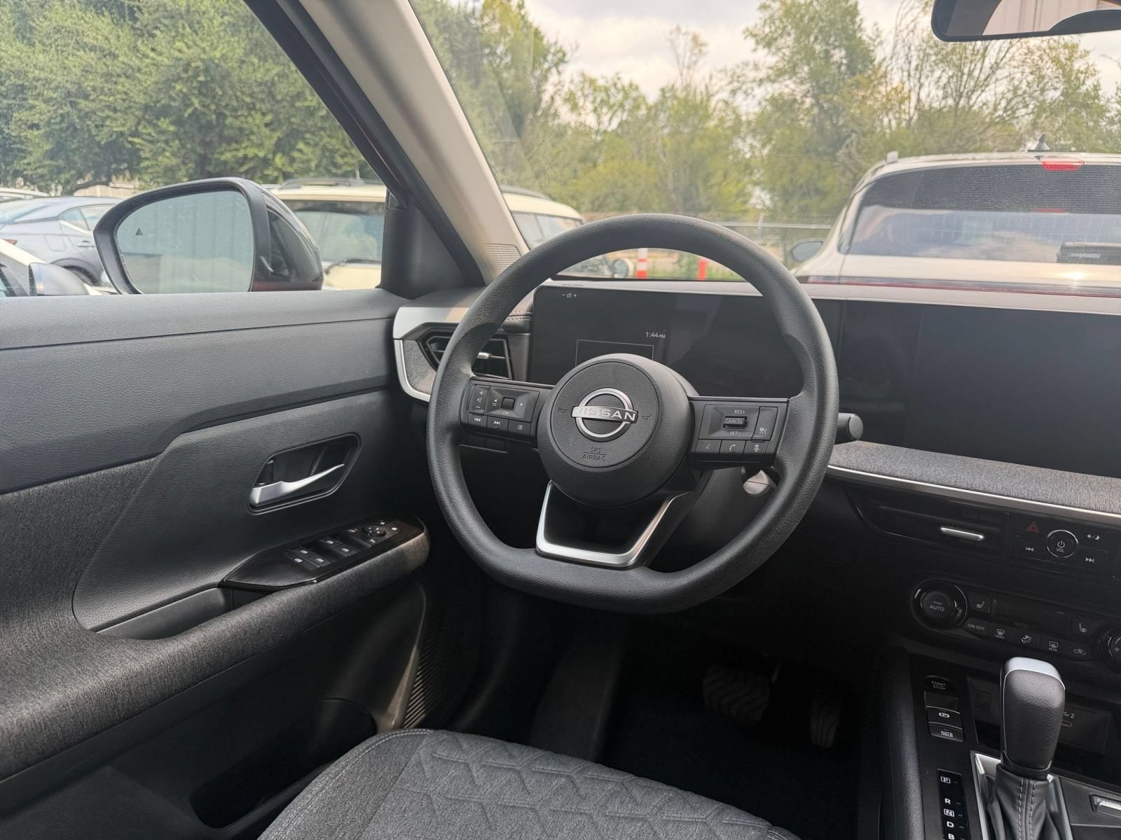 Thumbnail: 2026 Nissan Kicks - 32