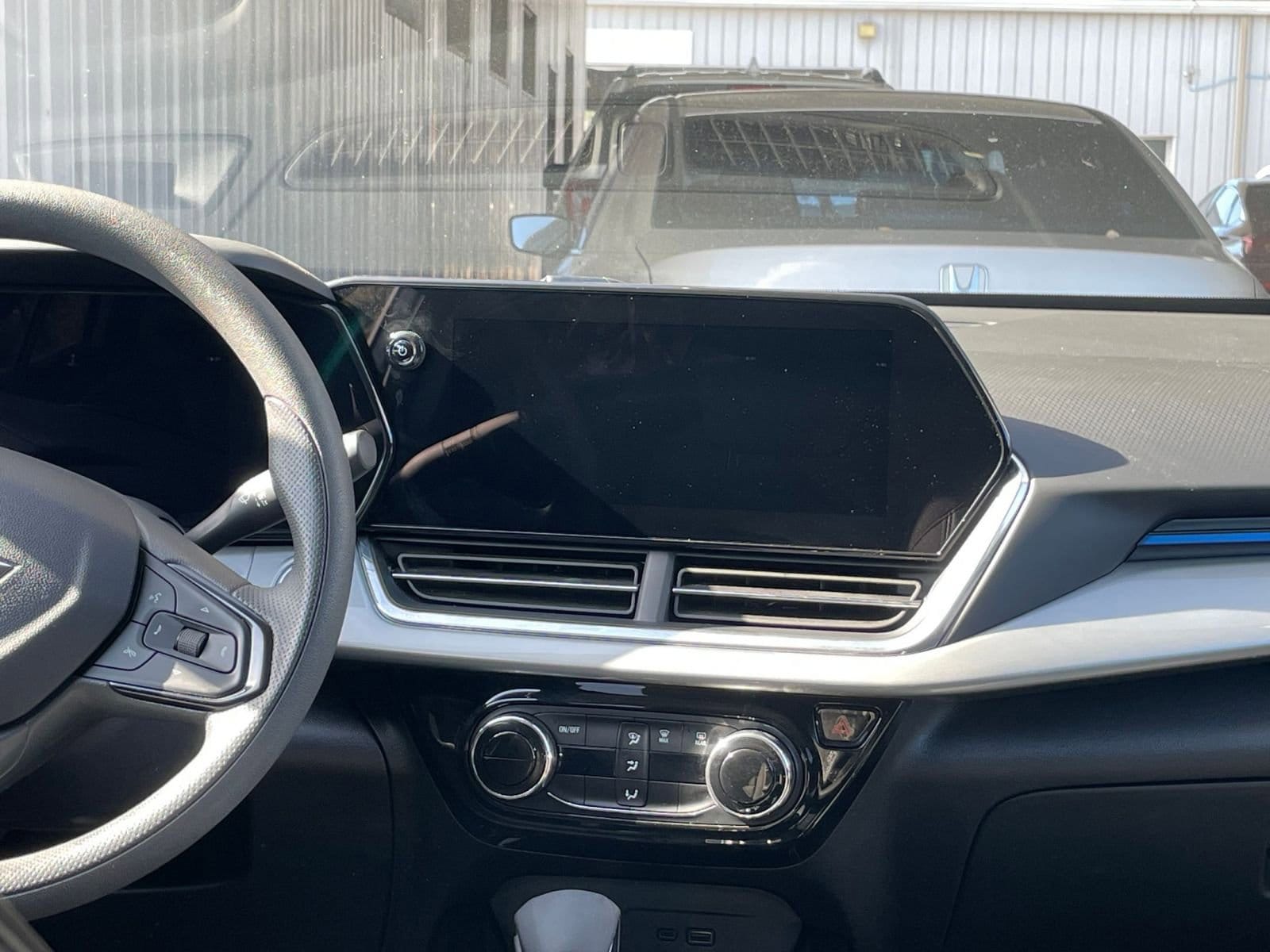 Thumbnail: 2025 Chevrolet Trax - 21