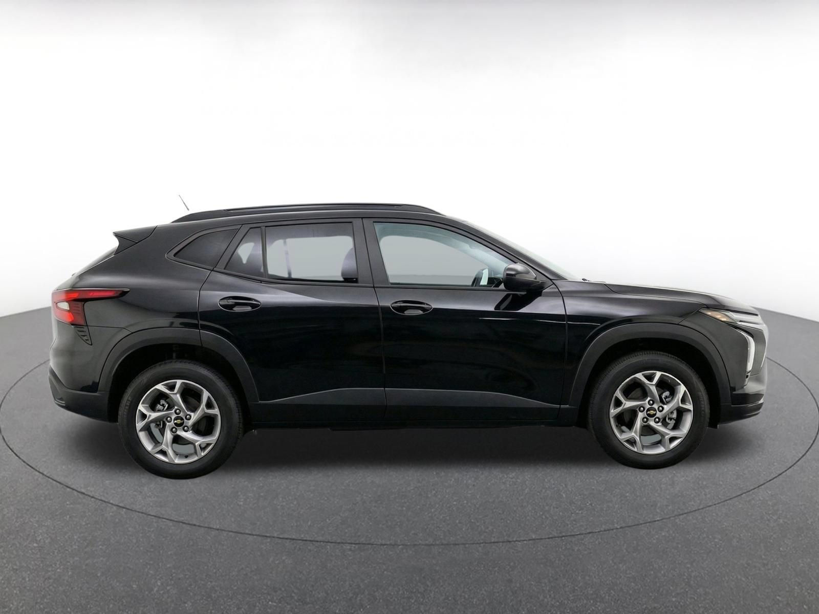 Thumbnail: 2025 Chevrolet Trax - 14