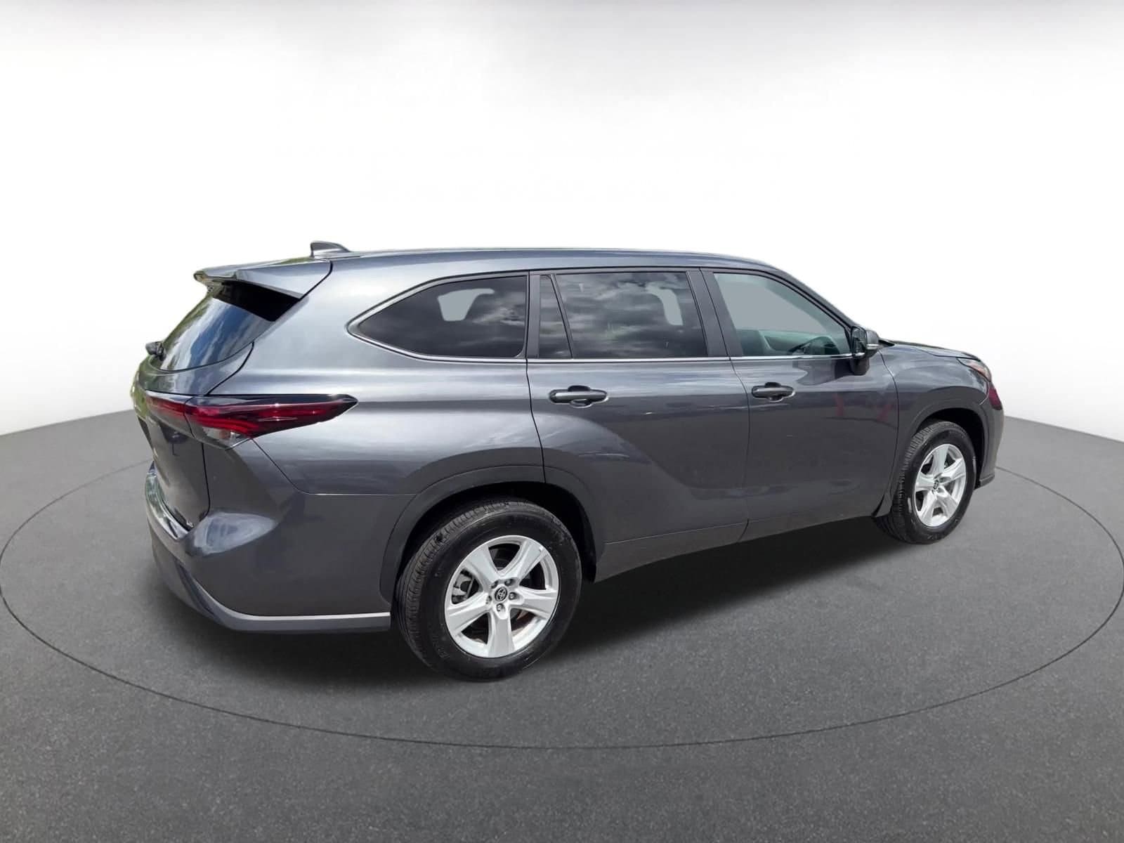 Thumbnail: 2025 Toyota Highlander - 14