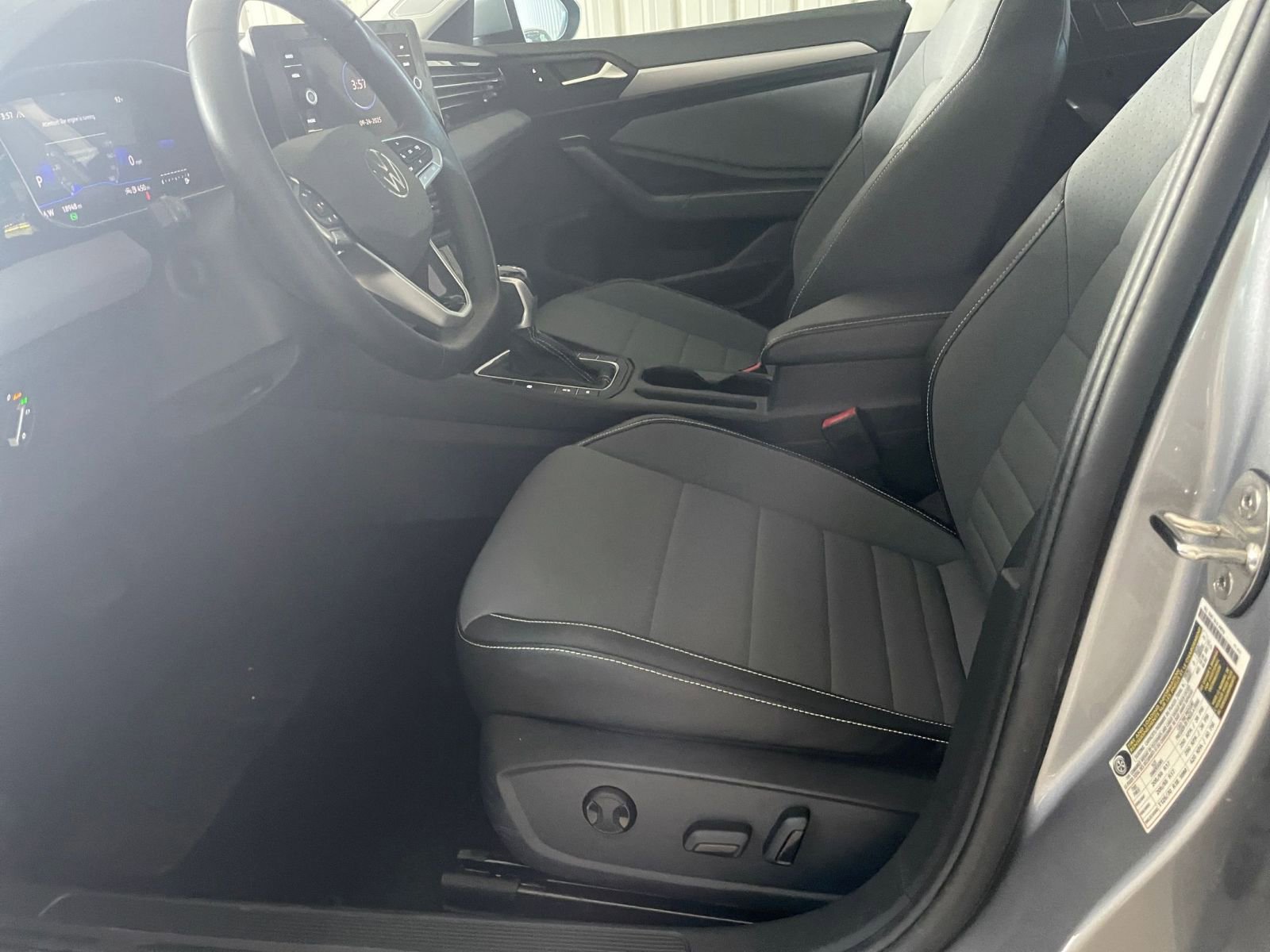 Thumbnail: 2025 Volkswagen Jetta - 23