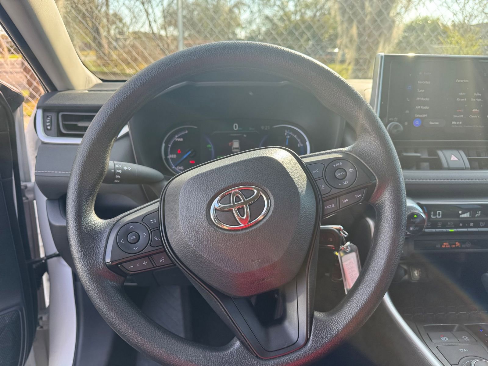 Thumbnail: 2025 Toyota RAV4 - 28