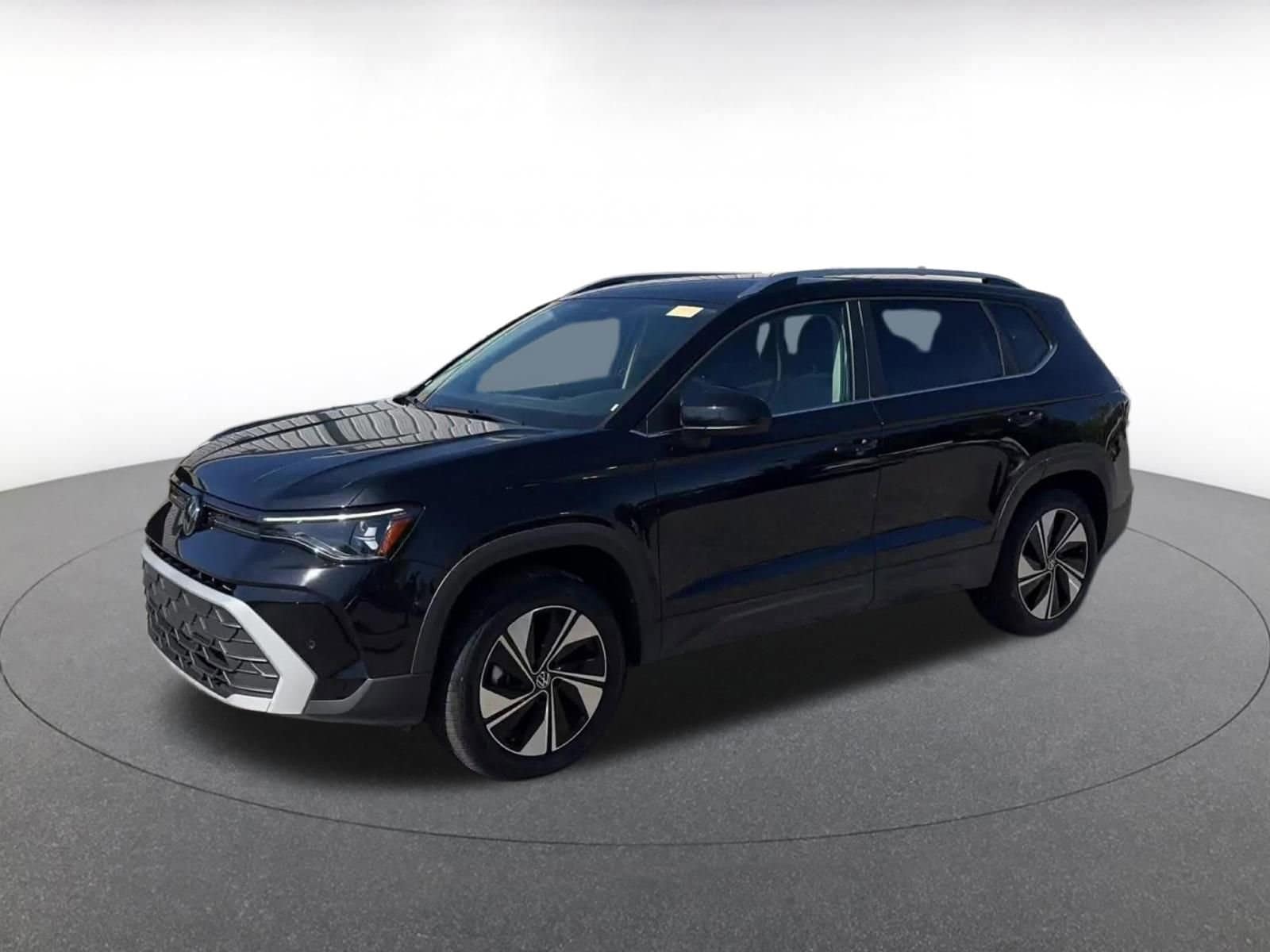 Thumbnail: 2025 Volkswagen Taos - 7