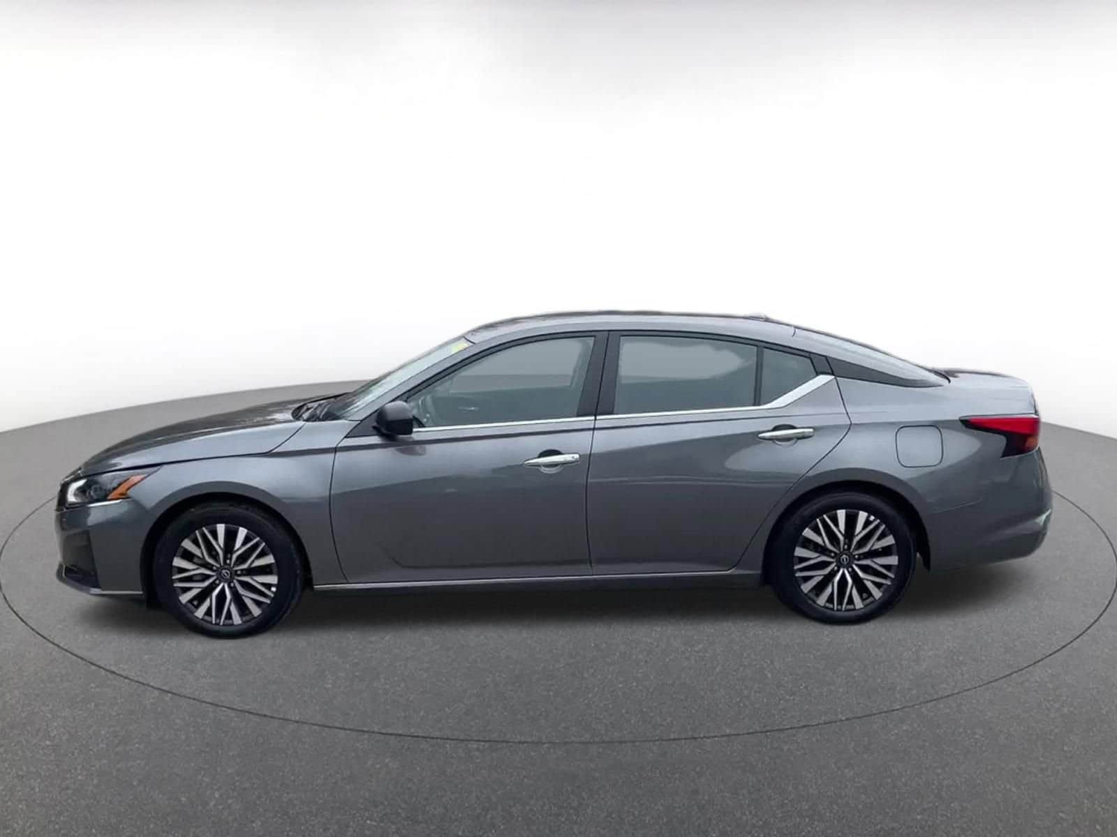 Thumbnail: 2025 Nissan Altima - 8