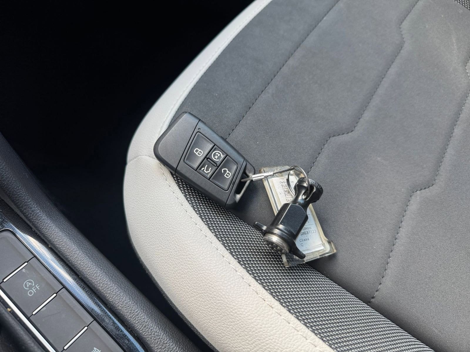 Thumbnail: 2025 Volkswagen Taos - 22