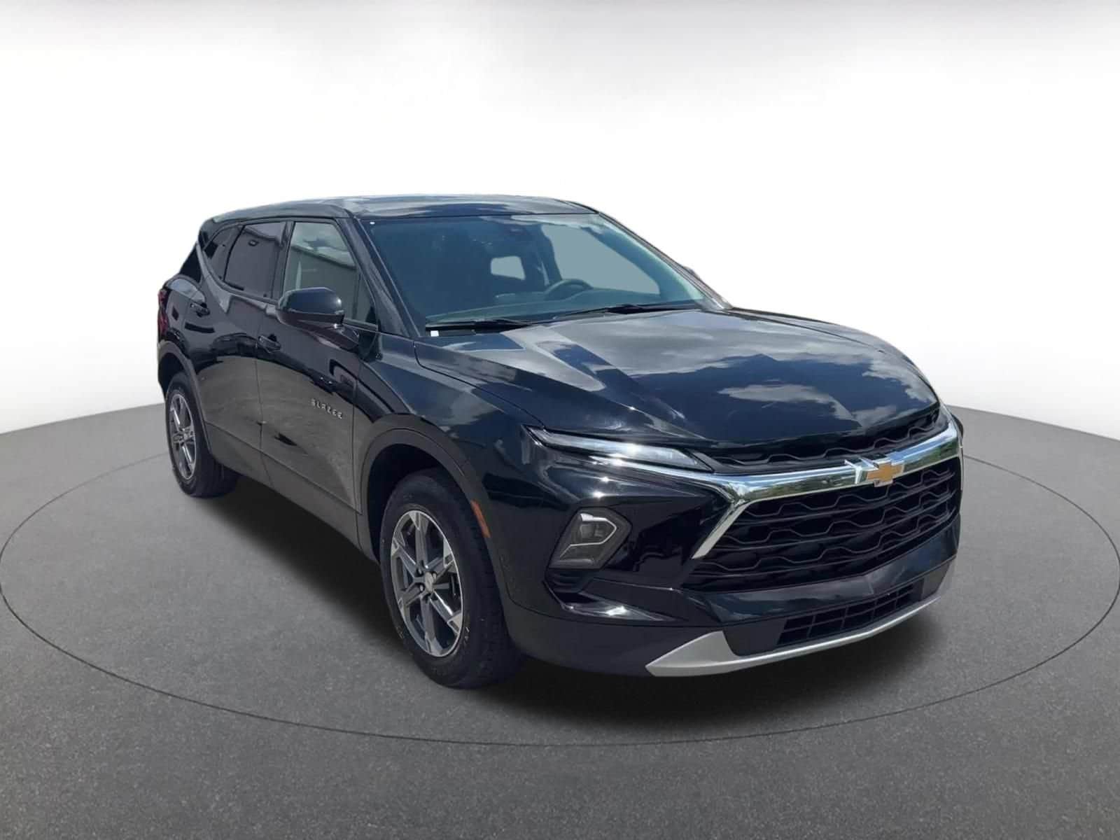 Thumbnail: 2025 Chevrolet Blazer - 2